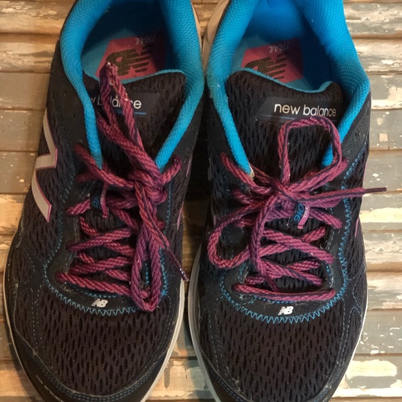 New Balance- NB 910 v2 - Picture 2 of 3